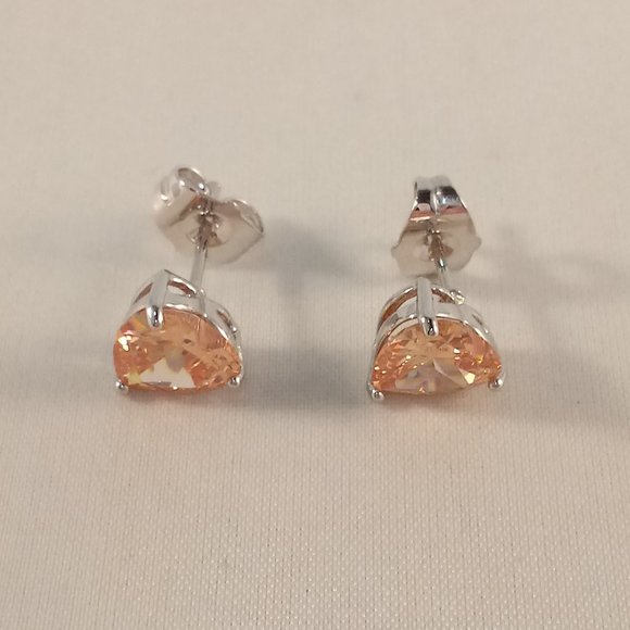 18K White Gold Filled Heart Shape Morganite Diamond Zircon Stud 7mm - Picture 4 of 5